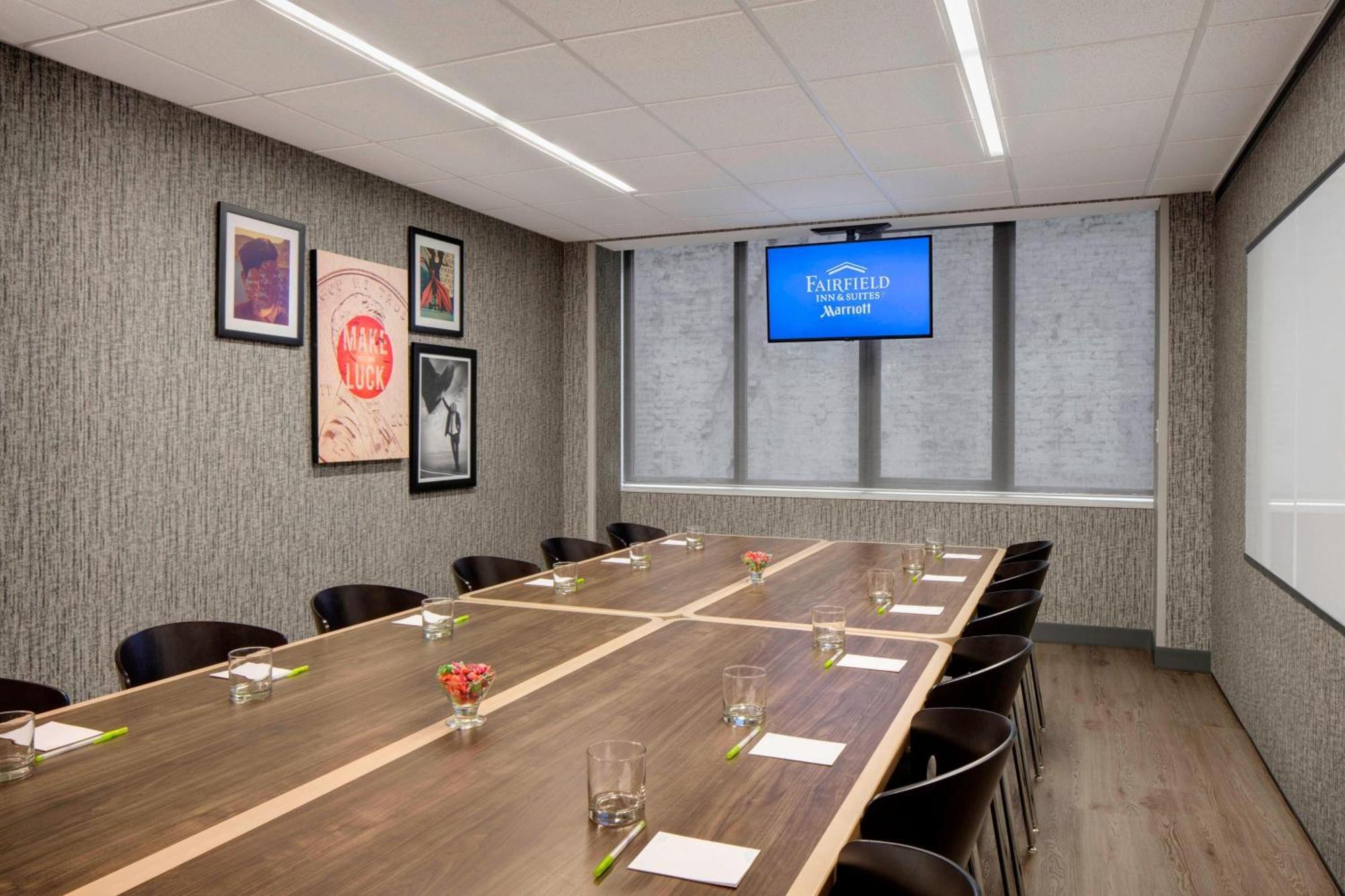 Fairfield Inn And Suites Chicago Downtown/ Magnificent Mile Экстерьер фото
